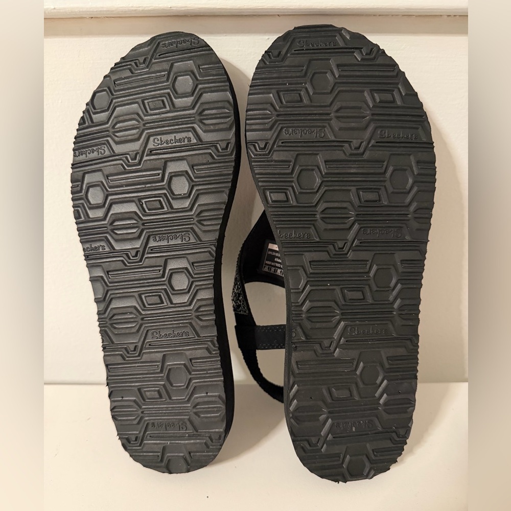 Skechers Size 8 Women's Meditation Sweet Rock Black Flip Flops - Picture 3 of 5